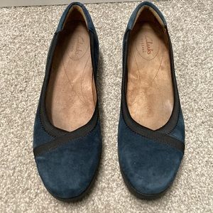 Clarks Artisan slip-on shoes.  Suede like uppers Dark blue with black det.Sz 9M